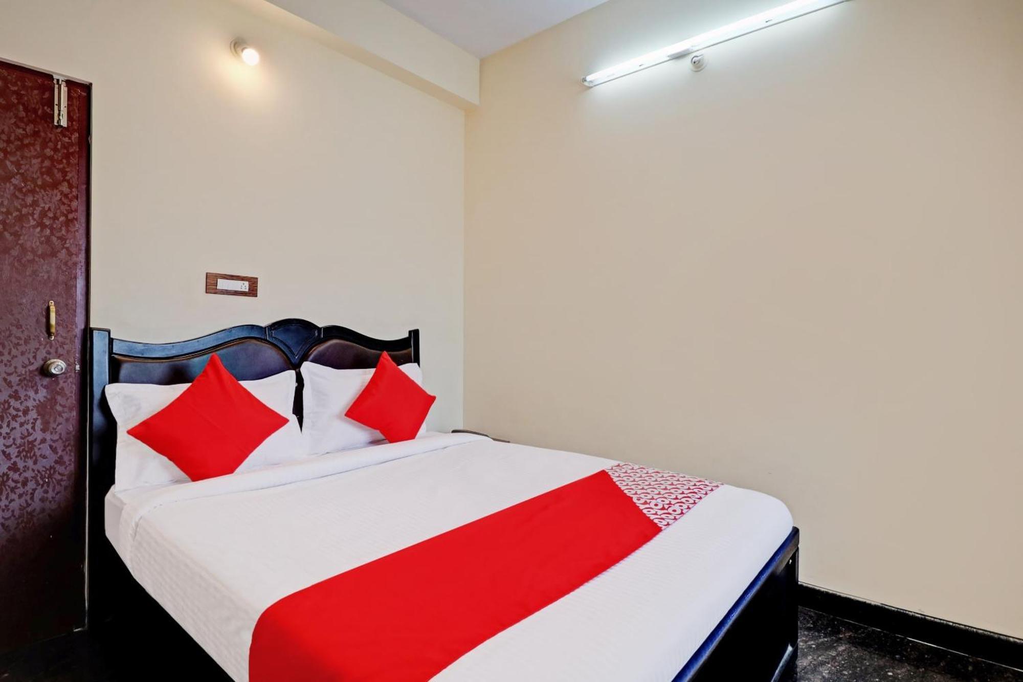 Hotel O Blooms Inn Бангалор Екстериор снимка