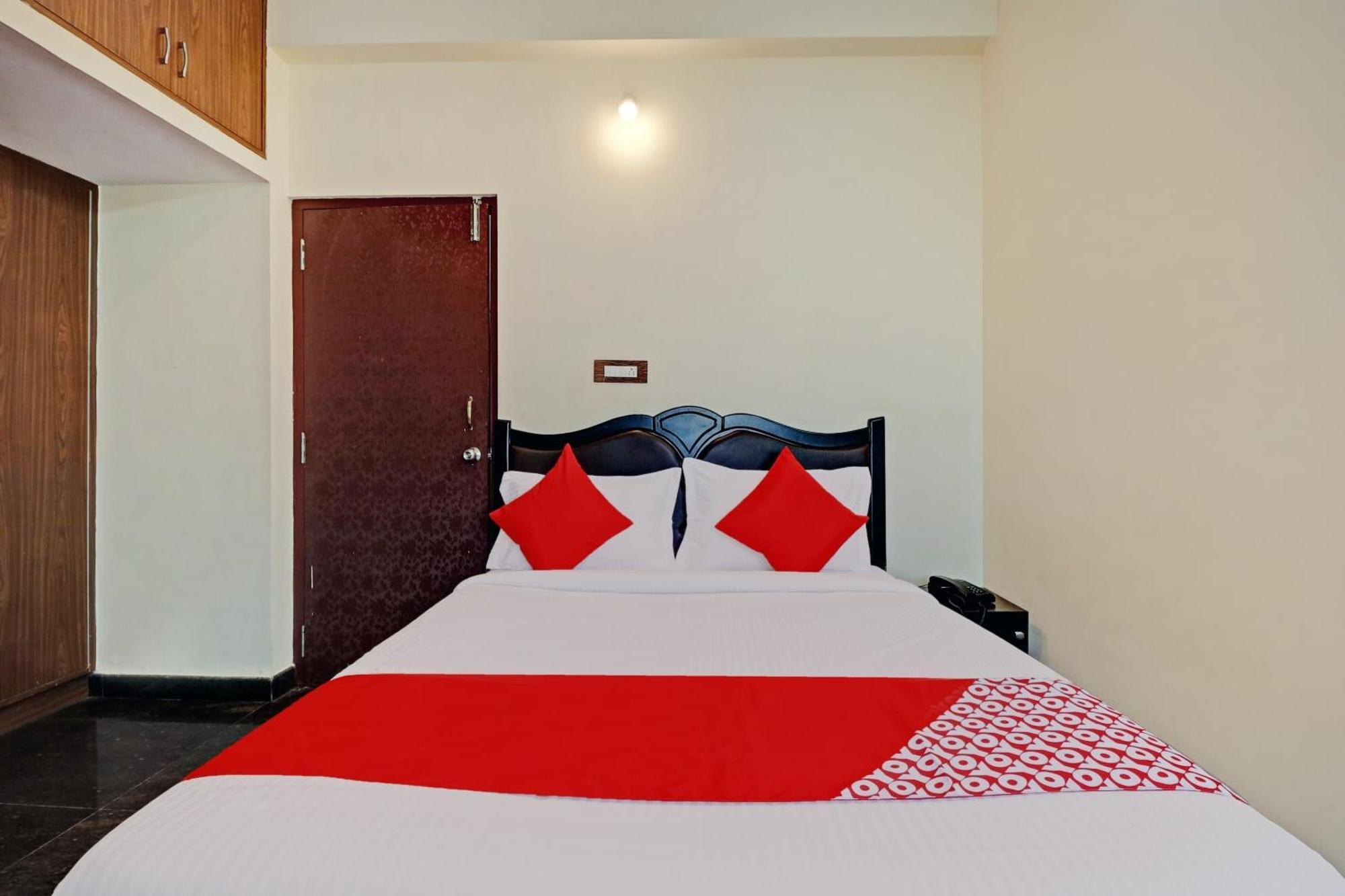 Hotel O Blooms Inn Бангалор Екстериор снимка
