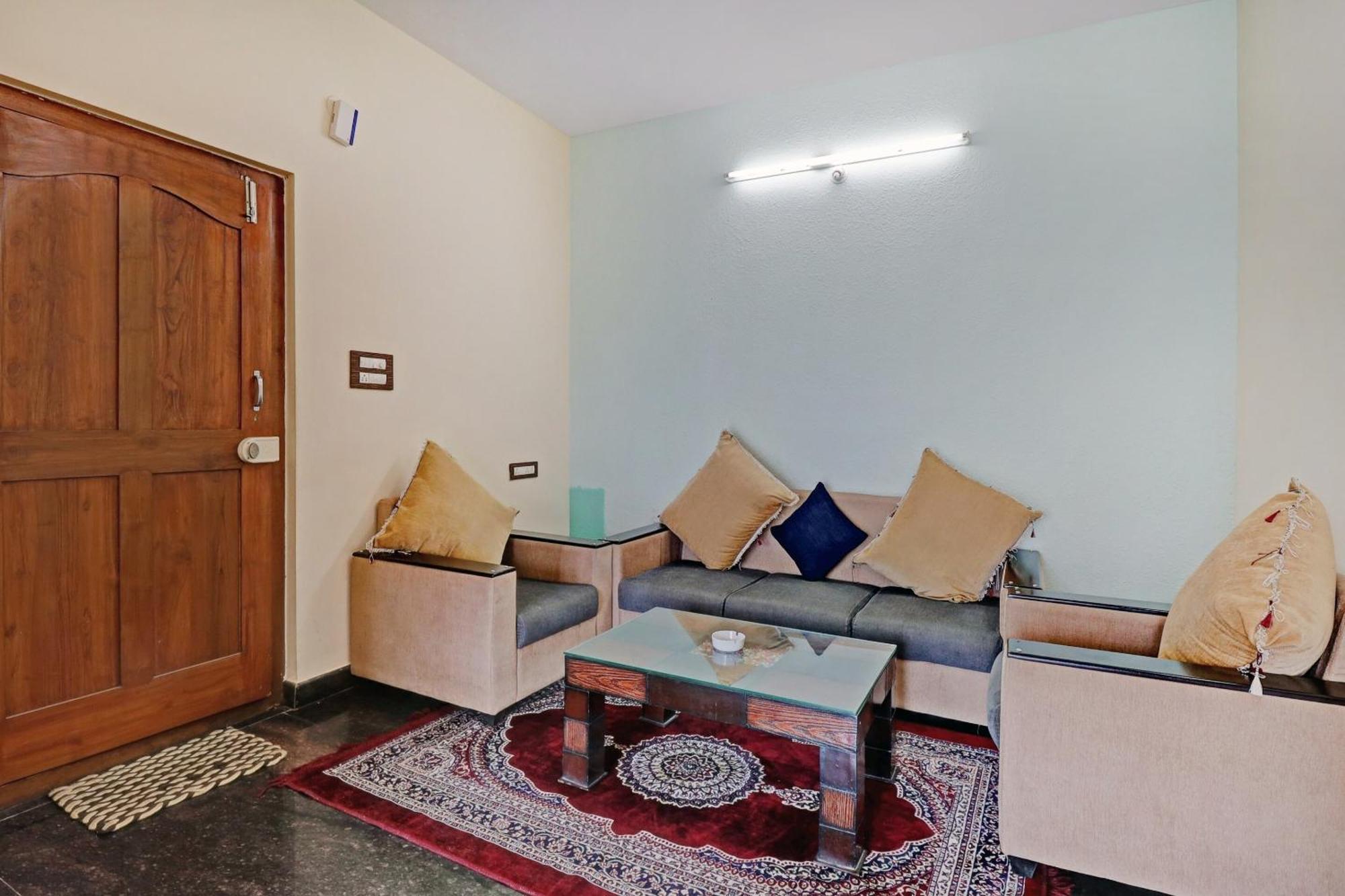 Hotel O Blooms Inn Бангалор Екстериор снимка