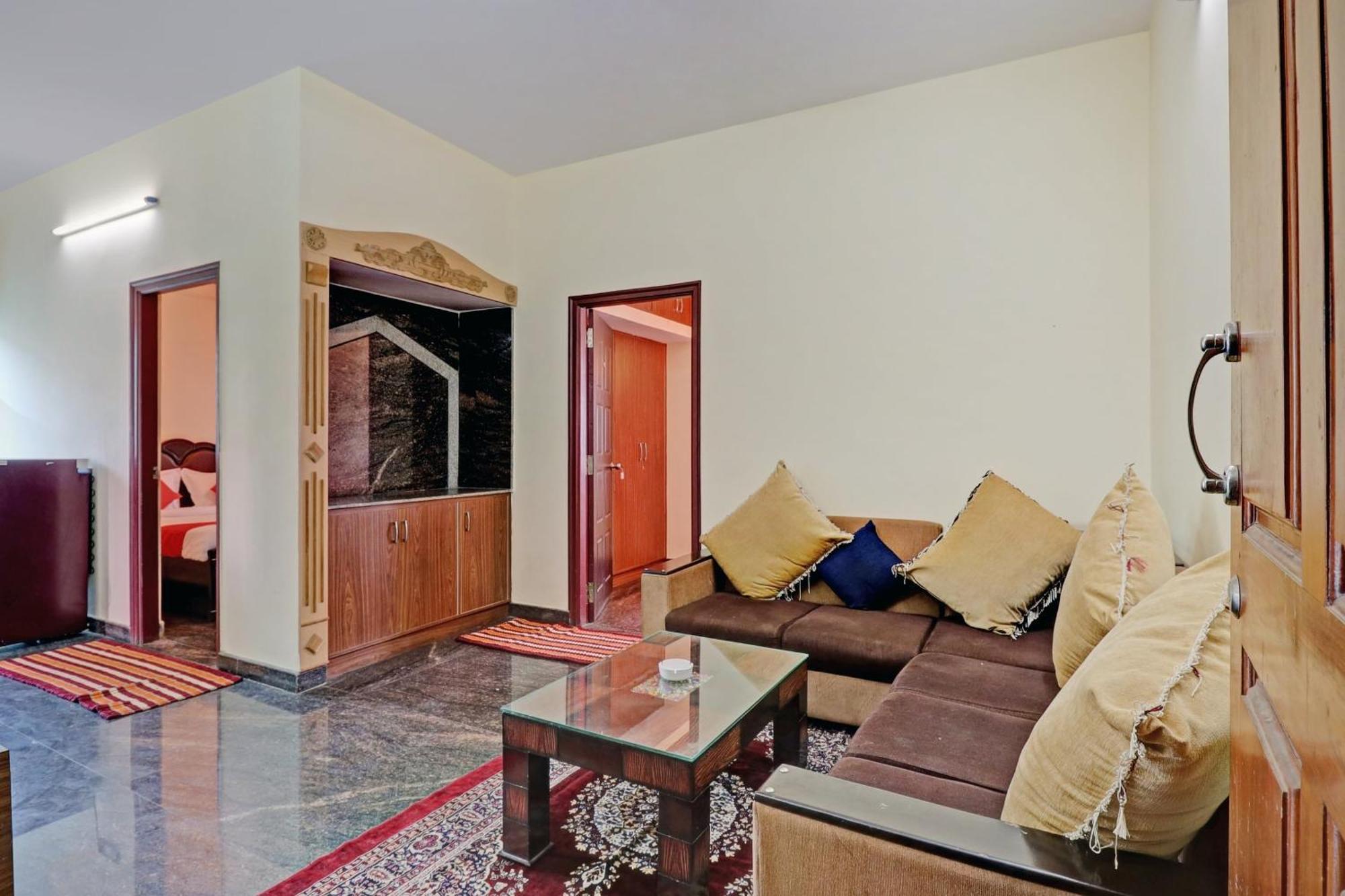 Hotel O Blooms Inn Бангалор Екстериор снимка