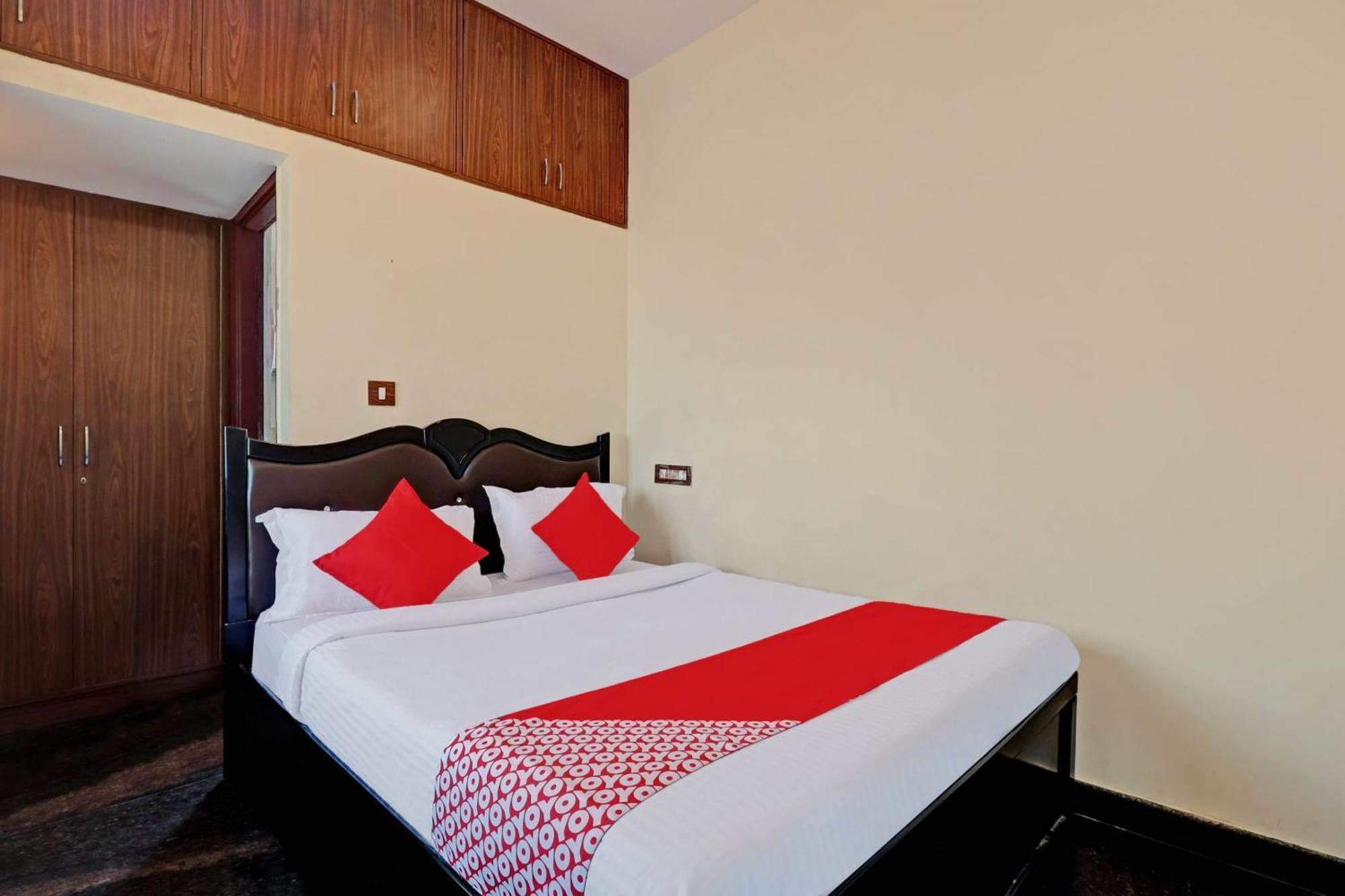 Hotel O Blooms Inn Бангалор Екстериор снимка